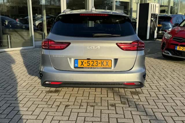 Kia Ceed Sportswagon (2023) thumbnail 5