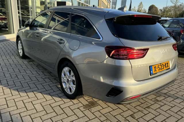 Kia Ceed Sportswagon (2023) thumbnail 6