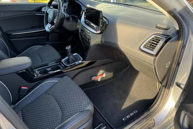 Kia Ceed Sportswagon (2023) thumbnail 10