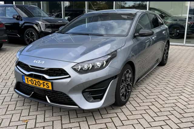 Kia Proceed (2023) thumbnail 1