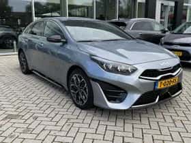Kia Proceed (2023) thumbnail 4