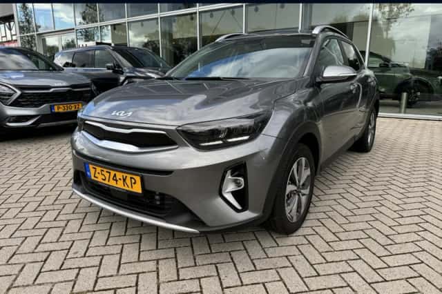 Kia Stonic (2024) thumbnail 1