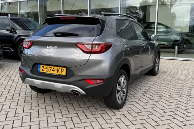 Kia Stonic (2024) thumbnail 2
