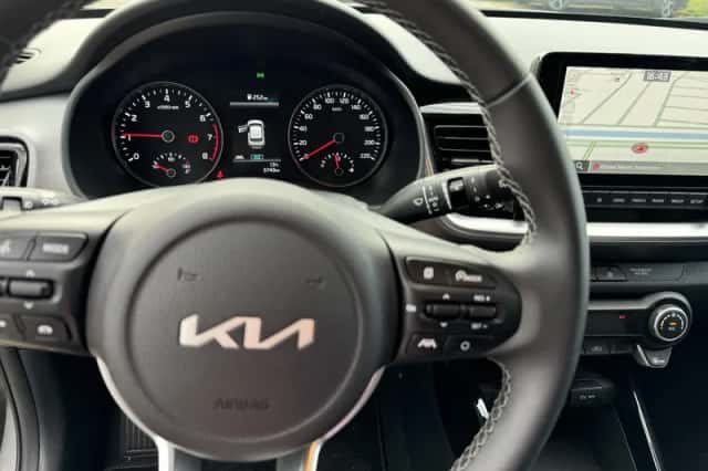 Kia Stonic (2024) thumbnail 13