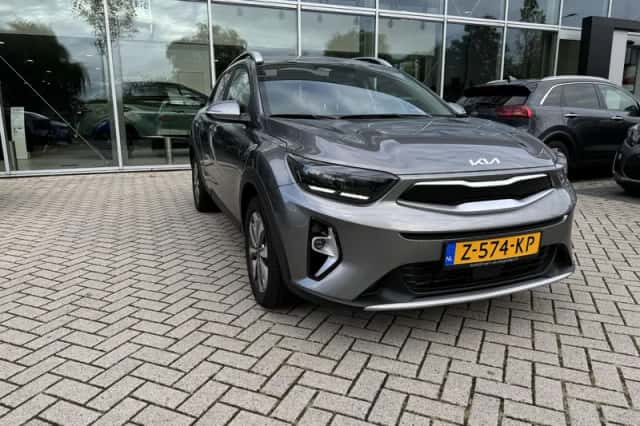 Kia Stonic (2024) thumbnail 5