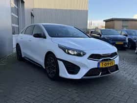 Kia Proceed (2023) thumbnail 3
