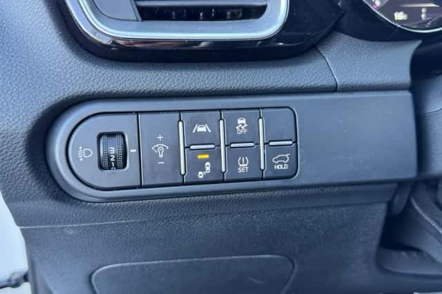 Kia Proceed (2023) thumbnail 23