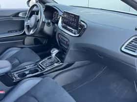 Kia Proceed (2023) thumbnail 9