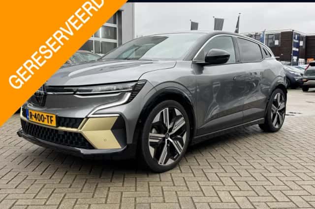 Renault Mégane E-Tech (2022) thumbnail 1