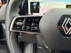 Renault Mégane E-Tech (2022) thumbnail 18