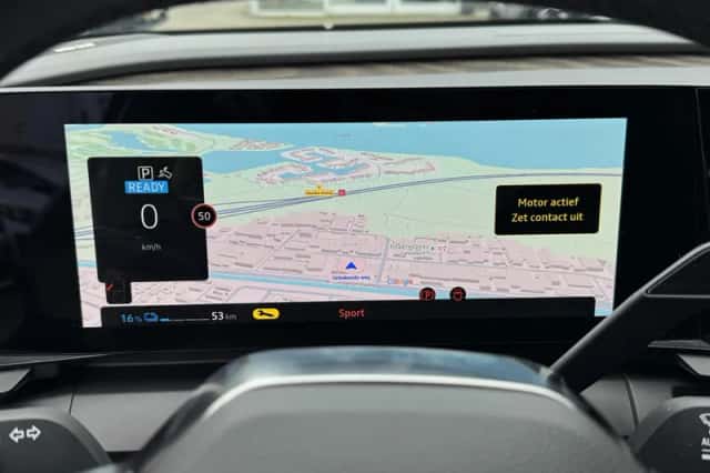 Renault Mégane E-Tech (2022) thumbnail 20