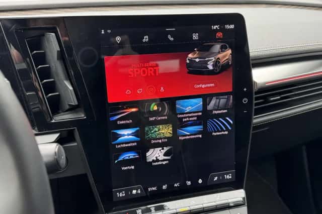 Renault Mégane E-Tech (2022) thumbnail 22