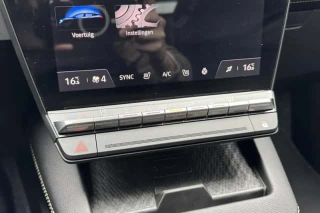 Renault Mégane E-Tech (2022) thumbnail 23