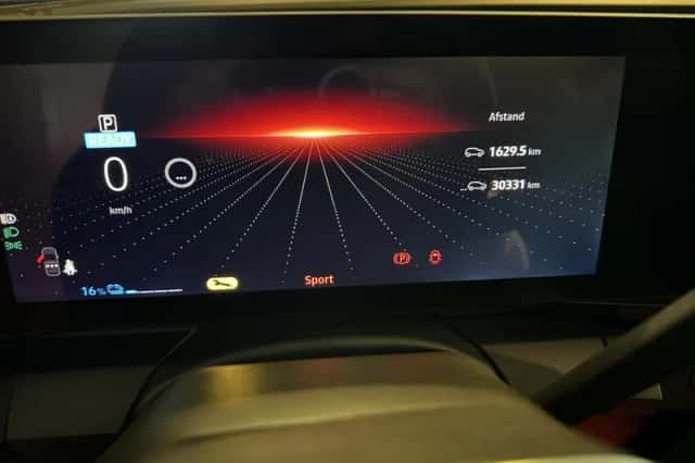 Renault Mégane E-Tech (2022) thumbnail 25