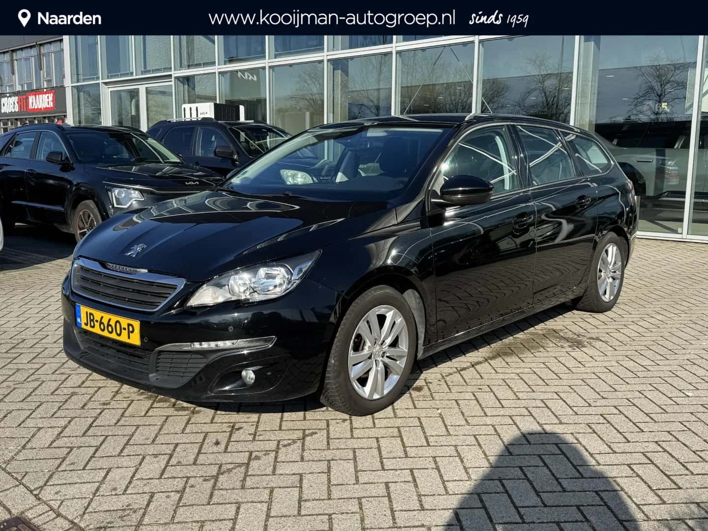 Peugeot 308 (2015) — foto 1