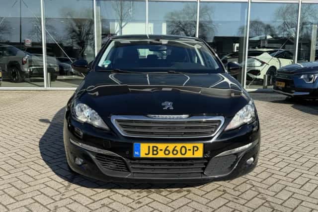 Peugeot 308 (2015) thumbnail 2