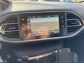 Peugeot 308 (2015) thumbnail 11