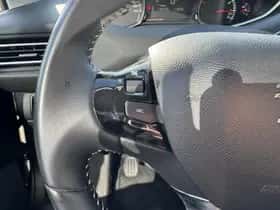 Peugeot 308 (2015) thumbnail 15