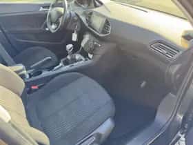 Peugeot 308 (2015) thumbnail 18