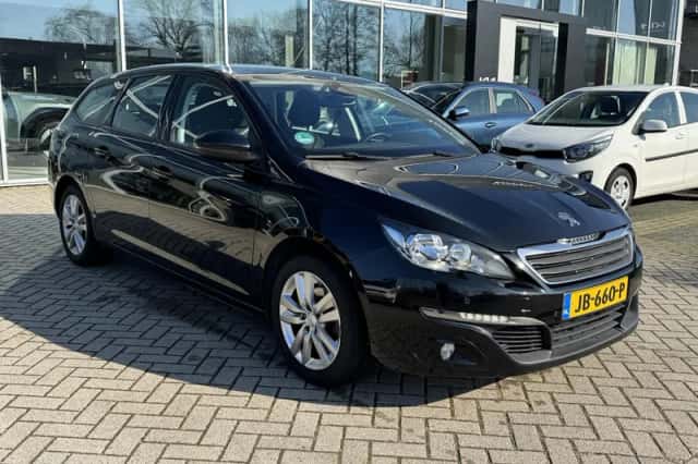 Peugeot 308 (2015) thumbnail 3