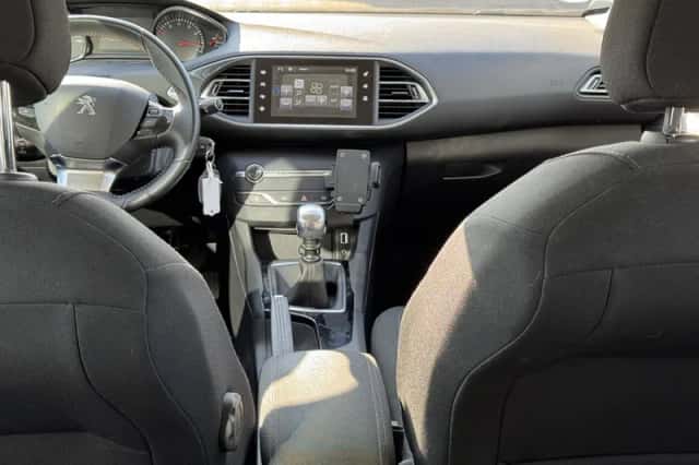 Peugeot 308 (2015) thumbnail 21
