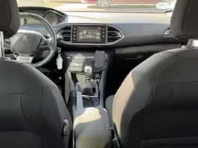 Peugeot 308 (2015) thumbnail 21