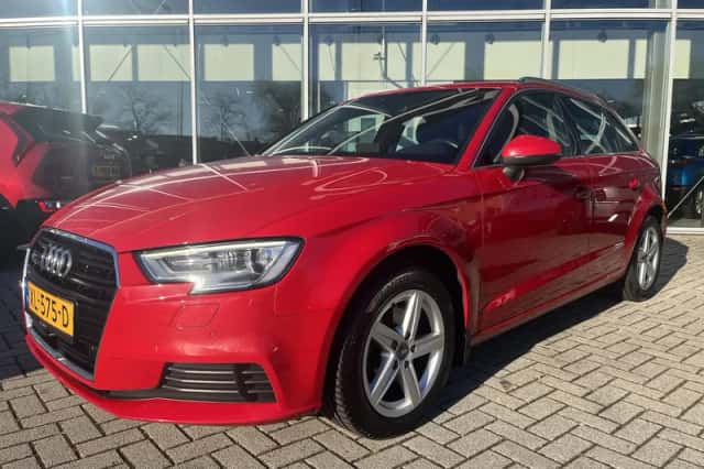 Audi A3 (2017) thumbnail 2