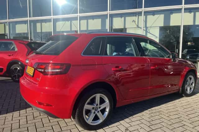 Audi A3 (2017) thumbnail 3