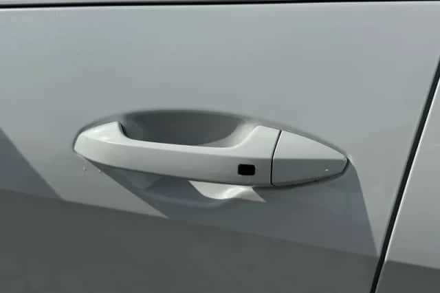 Kia Sportage (2023) thumbnail 11