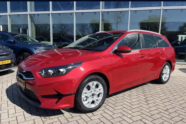 Kia Ceed Sportswagon (2025) thumbnail 1