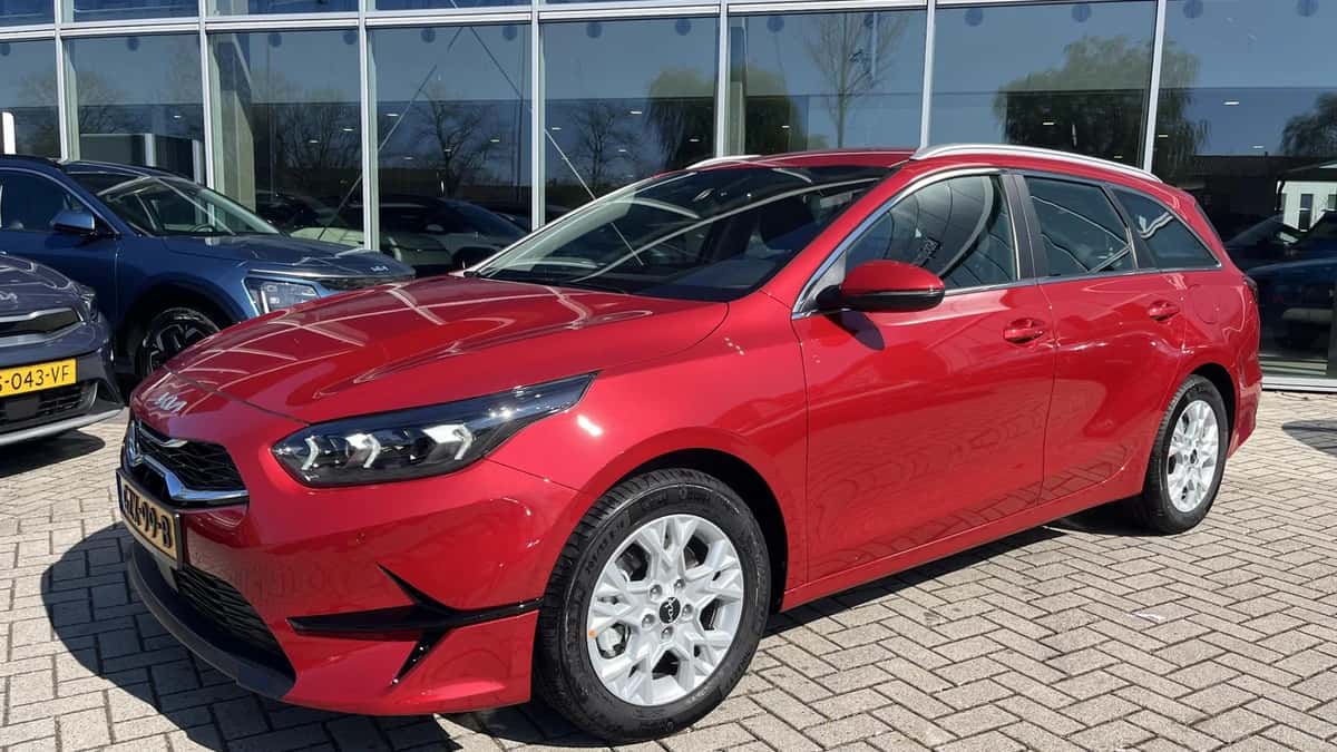 Kia Ceed Sportswagon (2025) — foto 1