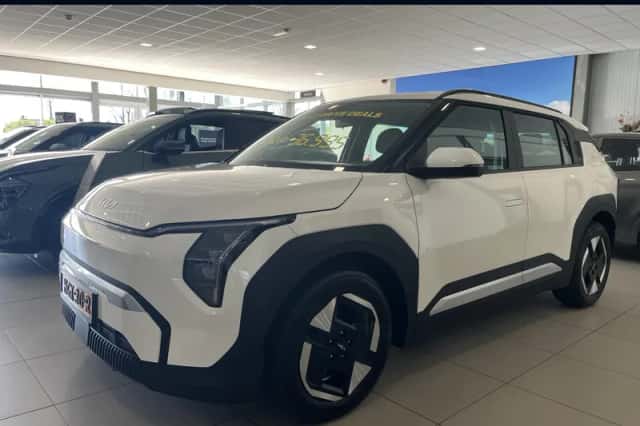 Kia EV3 (2025) thumbnail 1