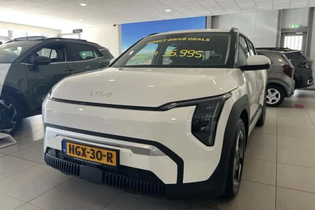 Kia EV3 (2025) thumbnail 2