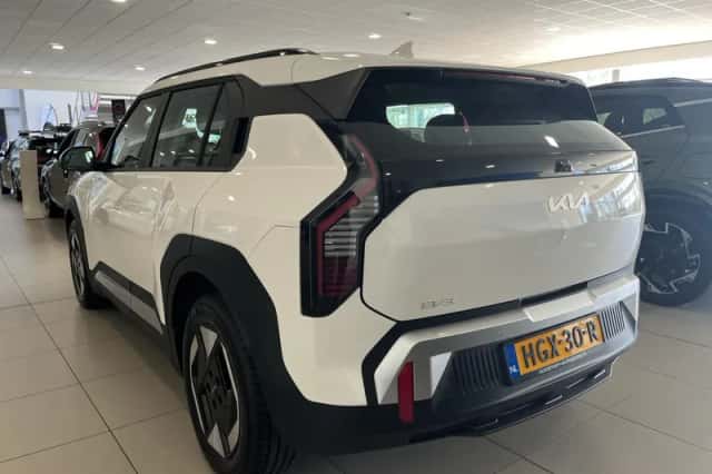 Kia EV3 (2025) thumbnail 3