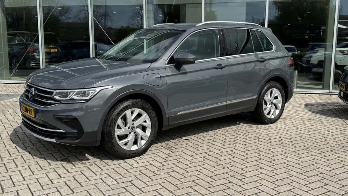 Volkswagen Tiguan (2021) — foto 1