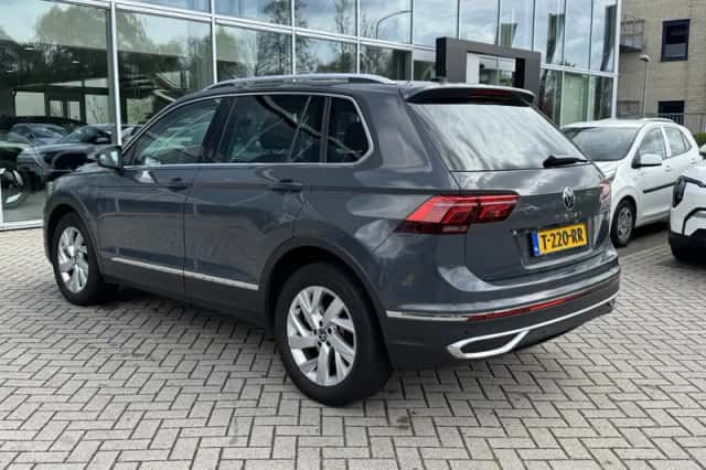 Volkswagen Tiguan (2021) thumbnail 2