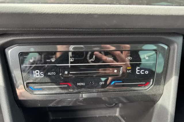 Volkswagen Tiguan (2021) thumbnail 15