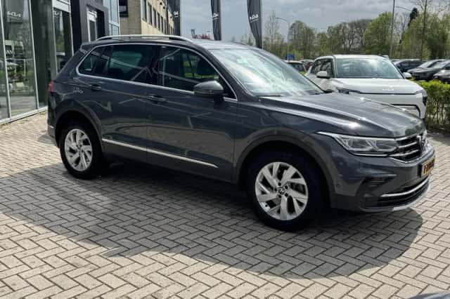 Volkswagen Tiguan (2021) thumbnail 5