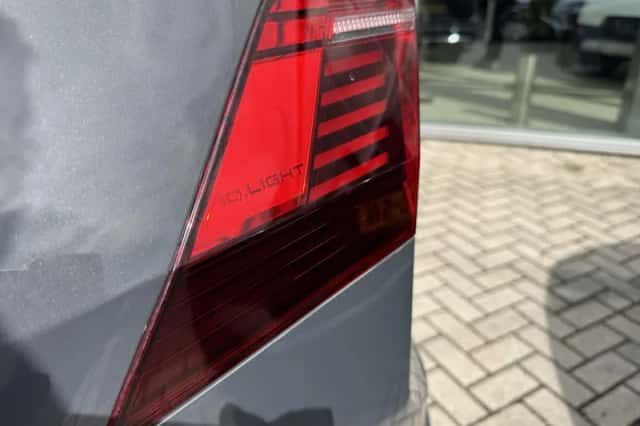 Volkswagen Tiguan (2021) thumbnail 10