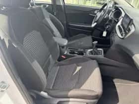 Kia Ceed Sportswagon (2023) thumbnail 13