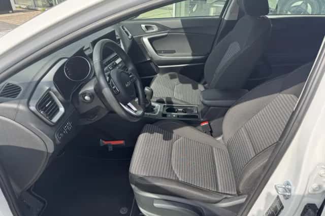 Kia Ceed Sportswagon (2023) thumbnail 23