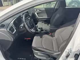 Kia Ceed Sportswagon (2023) thumbnail 23