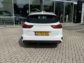 Kia Ceed Sportswagon (2023) thumbnail 5