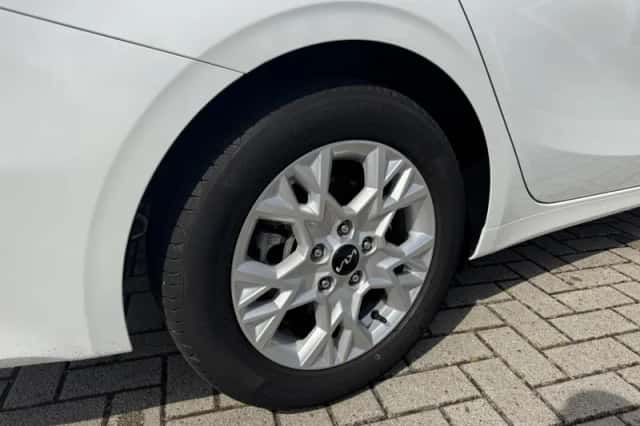 Kia Ceed Sportswagon (2023) thumbnail 7
