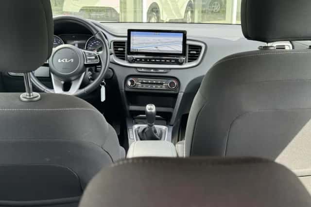 Kia Ceed Sportswagon (2023) thumbnail 9