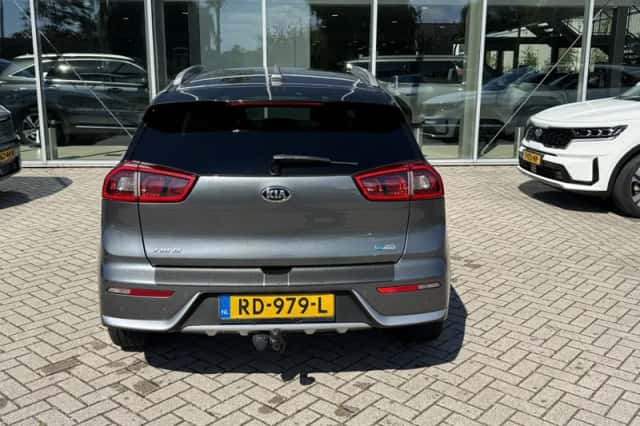 Kia Niro (2017) thumbnail 24
