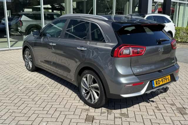 Kia Niro (2017) thumbnail 25