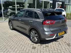 Kia Niro (2017) thumbnail 25