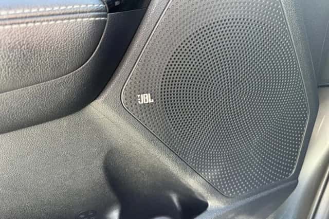 Kia Niro (2017) thumbnail 26