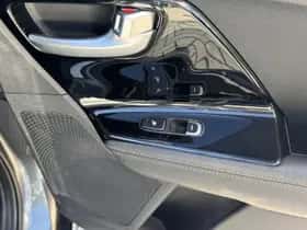 Kia Niro (2017) thumbnail 9